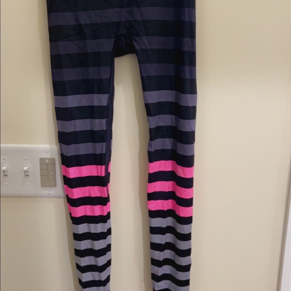 K-Deer leggings/sneaker length New size small black grey to pink stripe